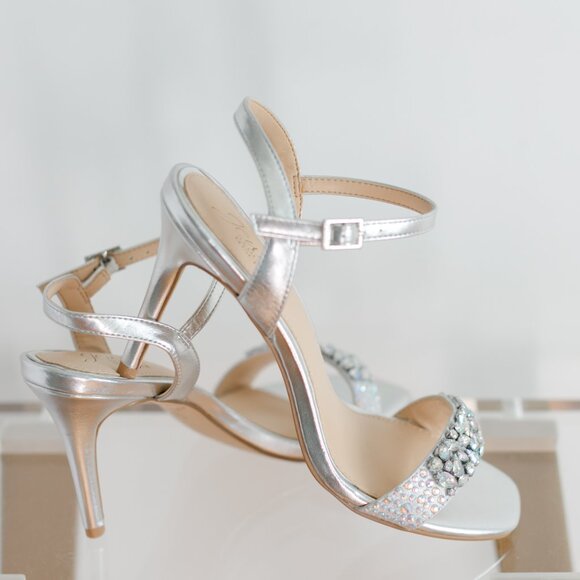 Badgley Mischka Natasha Jewel Silver Metallic 5.5